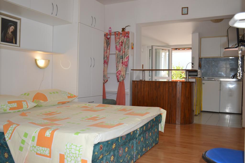 Apartments Marija Bajto Necujam Exterior photo