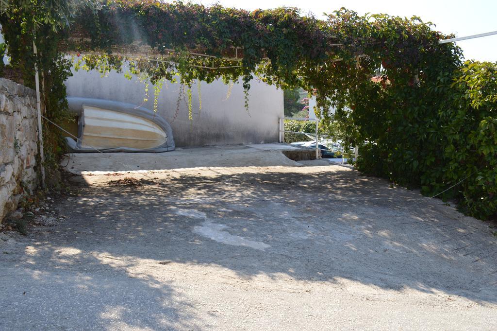 Apartments Marija Bajto Necujam Exterior photo